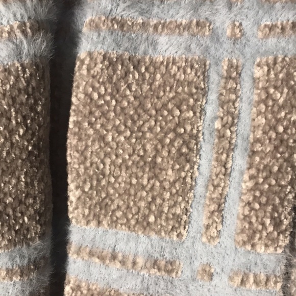 Coat - Picture 6 of 9